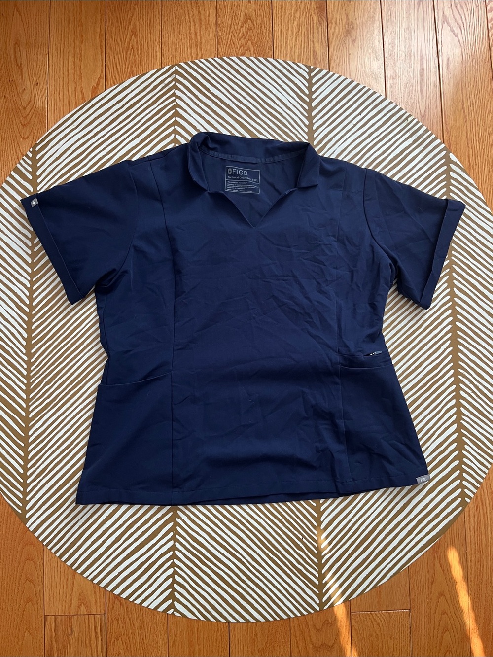 FIGS Inala Slim Scrub Top Navy (women's XXL)